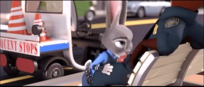 Полицейская Джуди Хопс из фильма ХХХ обмакивает партнера прямо на улице.