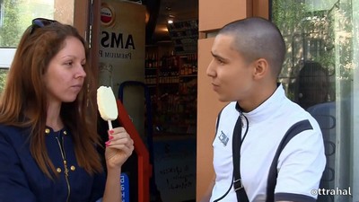 Юный привлекательный человек приглашает нас на культурный отдых и подарит новые эмоции.