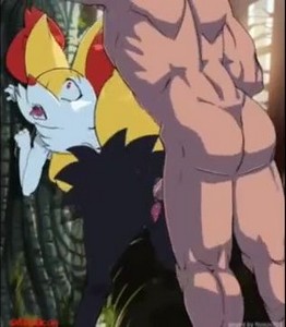 Сильный мужчина победил Брейксена в лесу.