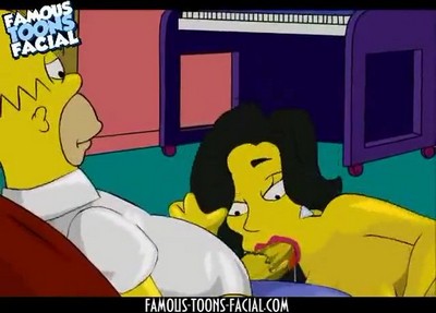 Порно мультик с Гомером Симпсоном и Мардж, а также другими героями Спрингфилда.